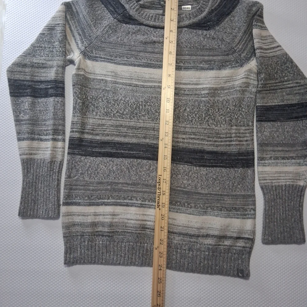Womens Gray Striped Sweater - Picture 5 of 9